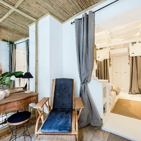 Trastevere Gem Cozy Light-filled Retreat *