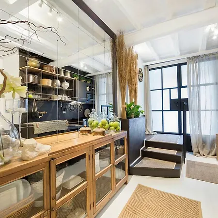 Trastevere Gem Cozy Light-filled Retreat *