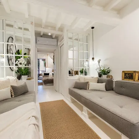 Trastevere Gem Cozy Light-filled Retreat * Rome