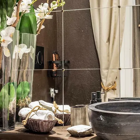 Trastevere Gem Cozy Light-filled Retreat Rom