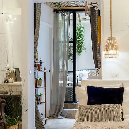 Trastevere Gem Cozy Light-filled Retreat Rom