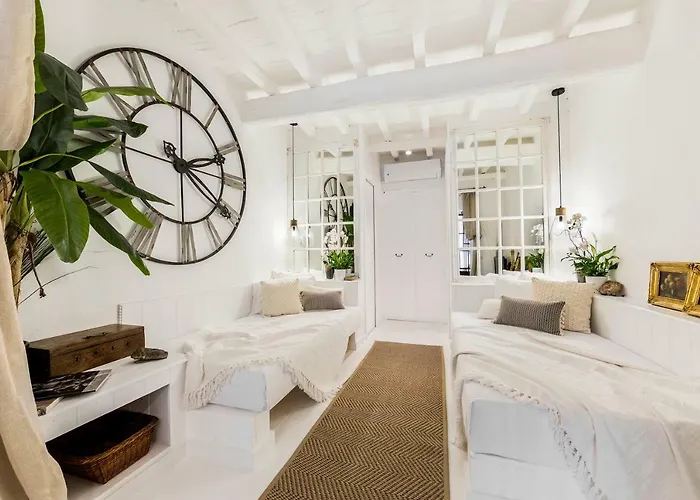 Trastevere Gem Cozy Light-filled Retreat Рим