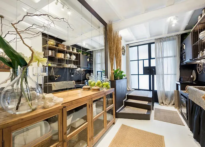 Trastevere Gem Cozy Light-filled Retreat *